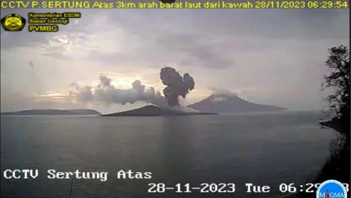 Gunung Anak Krakatau Kembali Erupsi Pagi Ini, Abu Vulkanik Terlontar 1 Km
